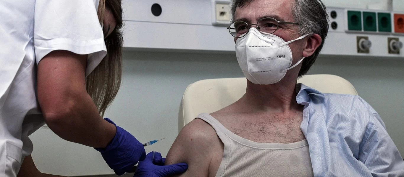 «Επανεμφάνιση» Σ.Τσιόδρα: «Πρέπει να εμβολιαζόμαστε κάθε χρόνο - Ο κορωνοϊός ήρθε εδώ για να μείνει»